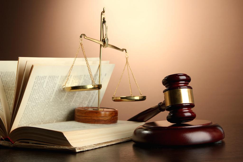 وکیل قم